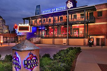 SMS Dads’ Club Annual Auction Gala